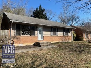 384 Clubhouse Dr, Roanoke, VA 24019