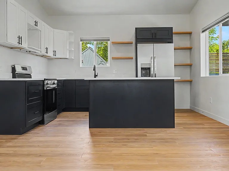 1102 Chipeta Ave — Photo 5