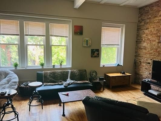 4th image of 2115 W Cortland St #2S