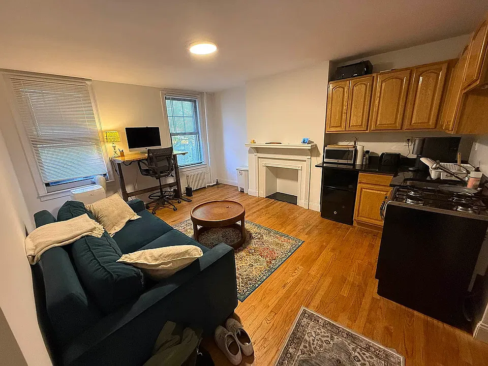 60 W 8th St #2A