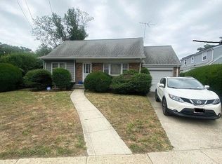 255 W Centennial Ave, Roosevelt, NY 11575