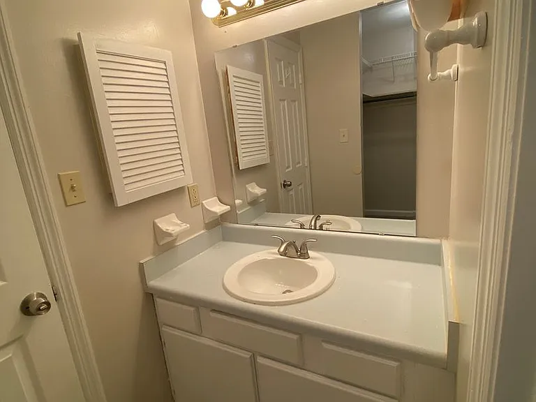 3701 Bentley Dr — Photo 22