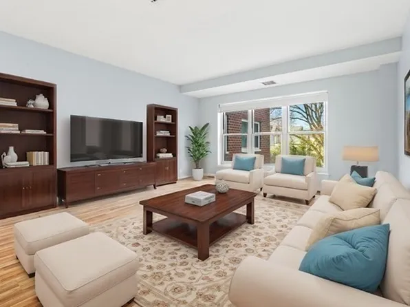 1 Watermill Pl Unit 304, Arlington, MA 02476