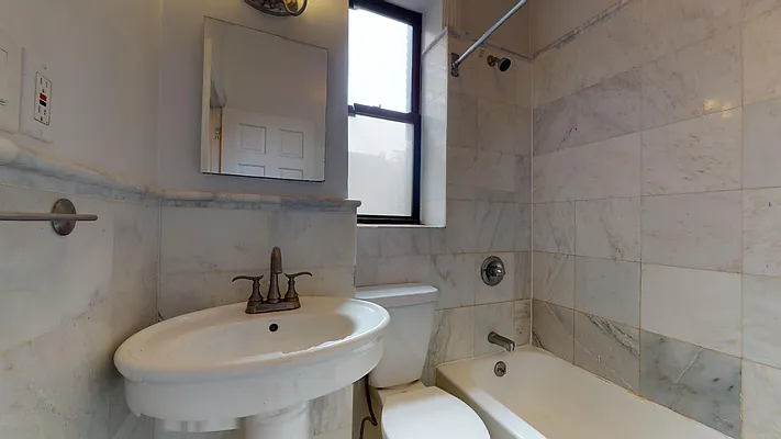 Rented by Bond New York | media 35