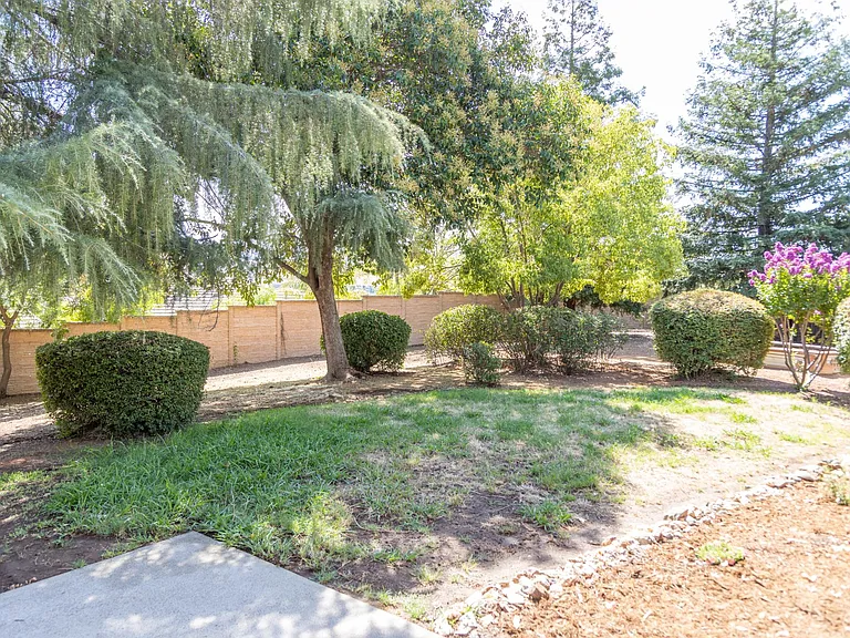 3803 Yellowstone Ct — Photo 34