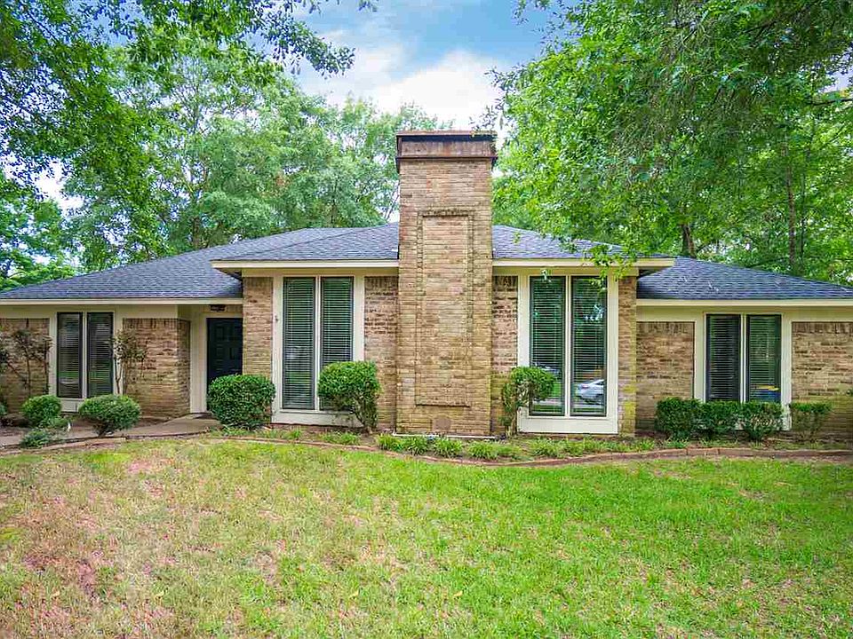 1st image of 613 Town Oaks Cir