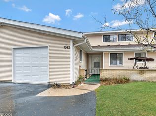 1082 Taunton Ct, Schaumburg, IL 60193