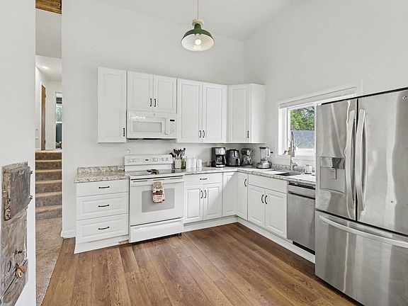 5th image of 4819 Grandview Dr