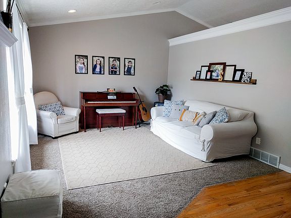 Main level living room