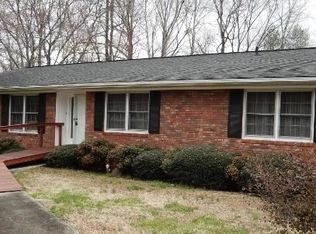 91 Green Valley Dr, Toccoa, GA 30577