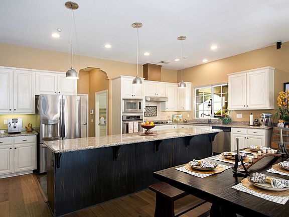5th image of 8976 Blackhorse Dr
