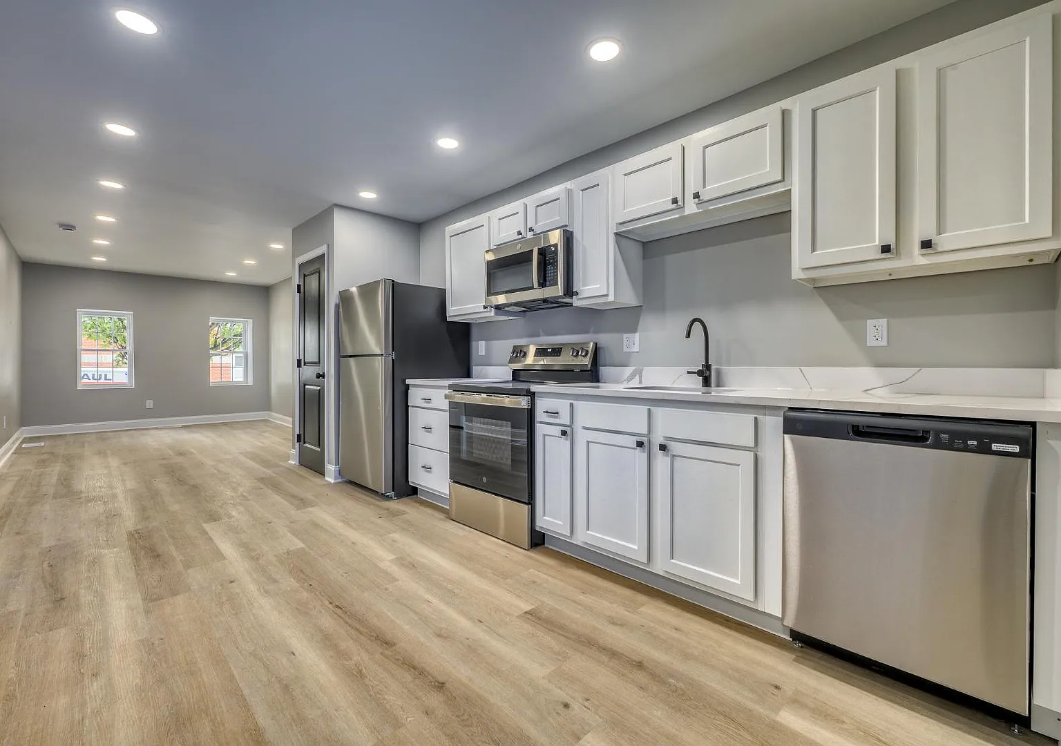 1709 Edmondson Ave — Photo 2