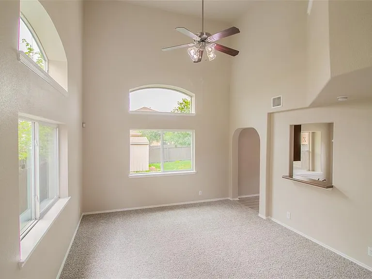 117 Otono Loop — Photo 2