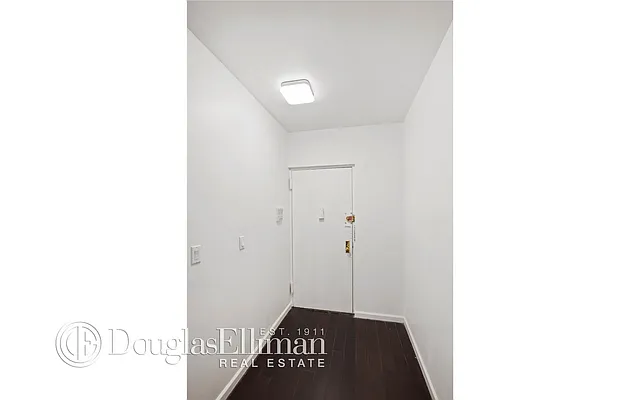 Rented by Douglas Elliman | media 23