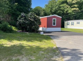 1 Skyline Ave, Hooksett, NH 03106