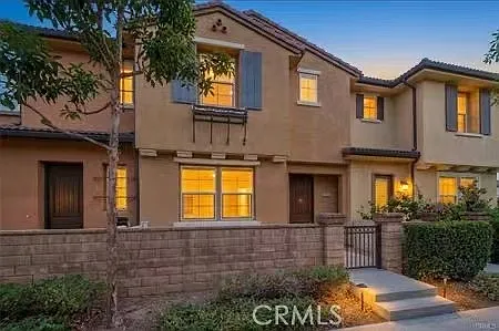 3 bed, 1580 sqft, $2,950 — Photo 1