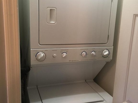 4th image of 569 Washington St APT 204