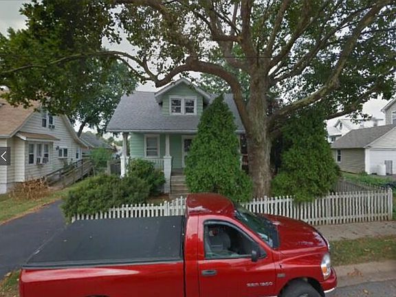 5th image of 2 Adelphia Ave