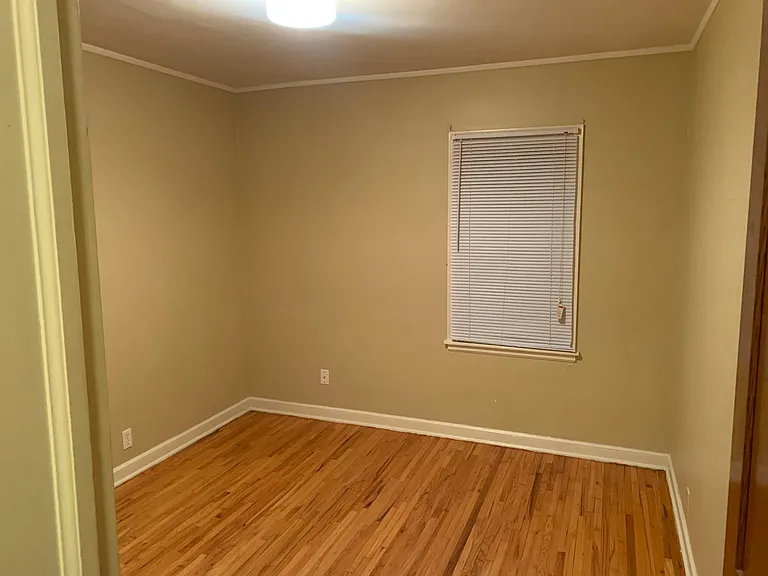 2417 James Ave N #1 — Photo 2
