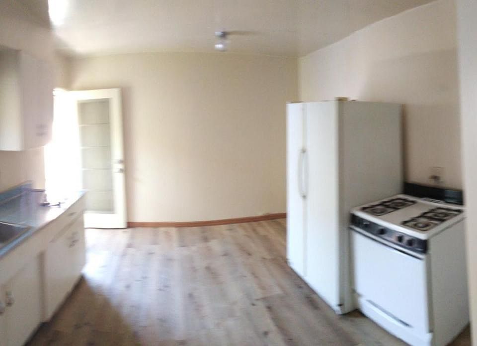 1st image of 1674 Amberwood Dr