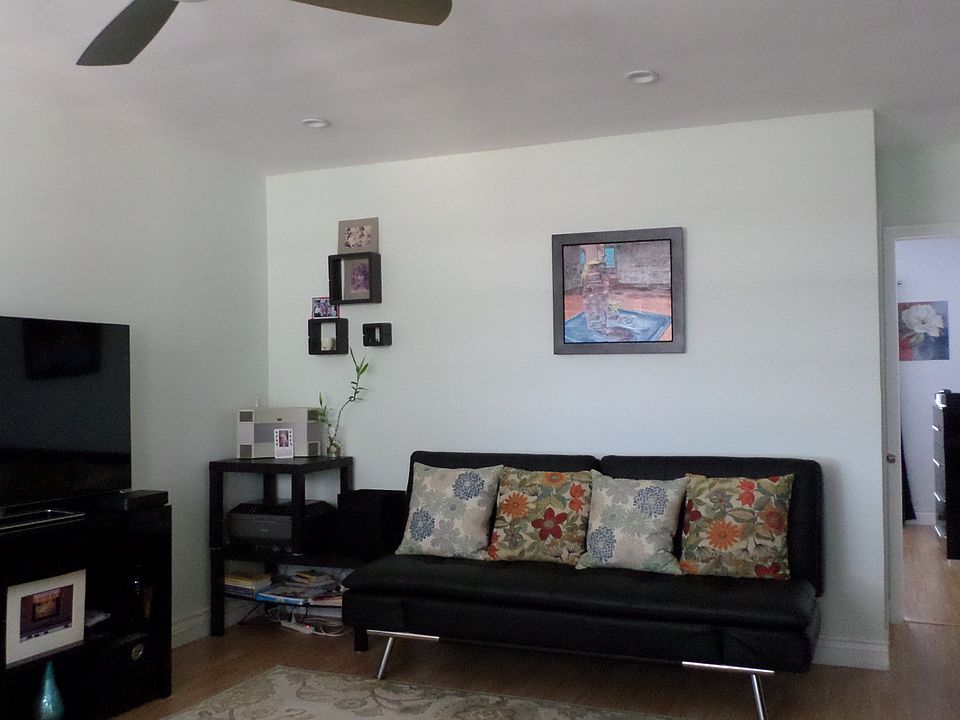 1st image of 2050 NE 39th St #302S