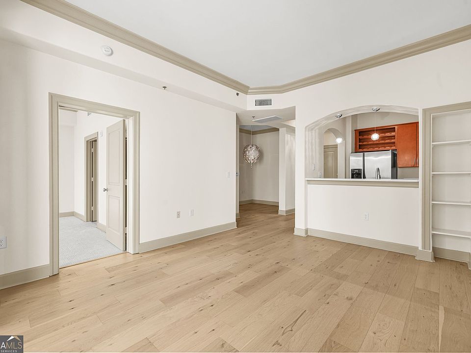 1st image of 3445 Stratford Rd NE APT 305