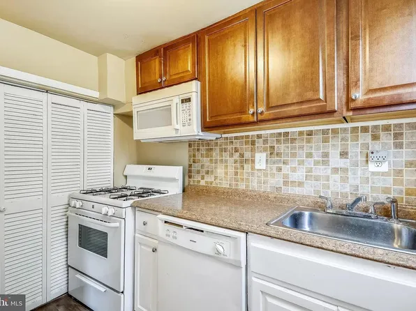 2436 Iverson St, Temple Hills, MD 20748