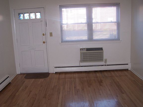 300 FRONT HALLWAY #1 OF APT