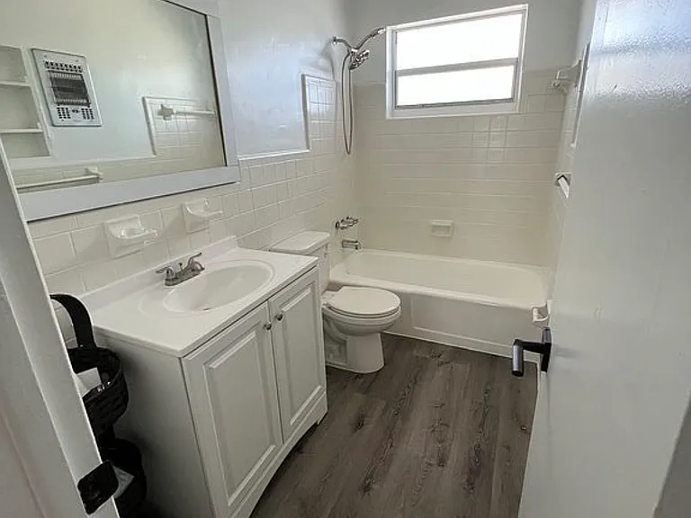 1698 Jefferson Ave #37 — Photo 6