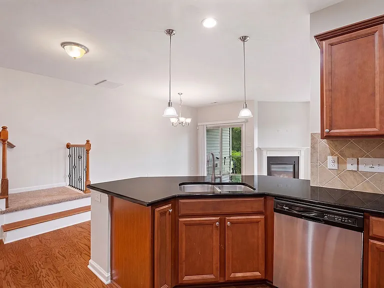 72 Argonaut Dr — Photo 12