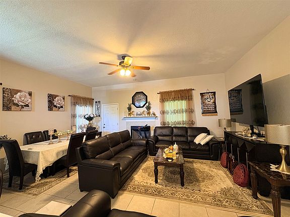 5th image of 304 W Glen Meadow Dr