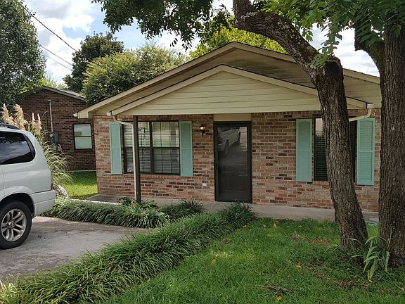 5th image of 818 Valerie Ln