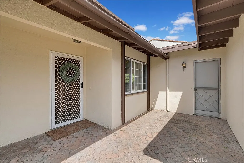 4 bed, 1806 sqft, $5,750 — Photo 3