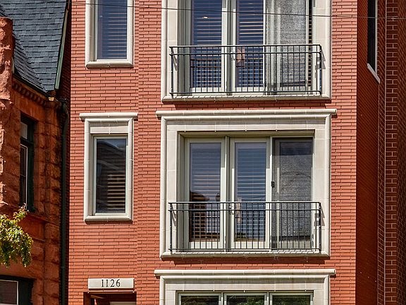 3rd image of 1126 W Fullerton Ave APT 3