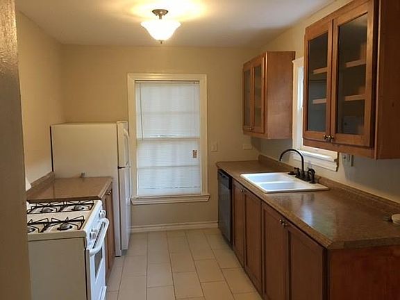 3rd image of 1322 Degge Cir