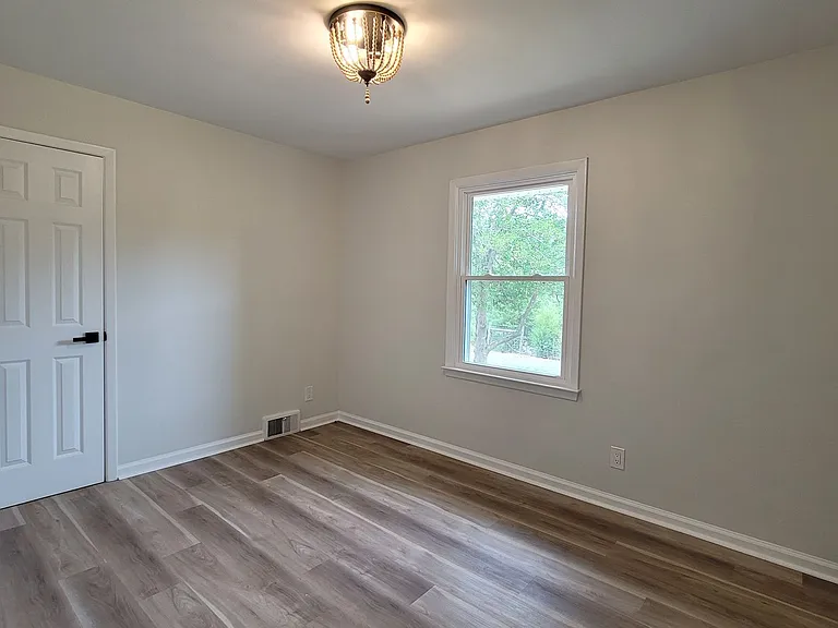 4961 US Highway 220 — Photo 17