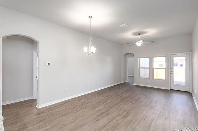 3 bed, 1300 sqft, $1,675 — Photo 2