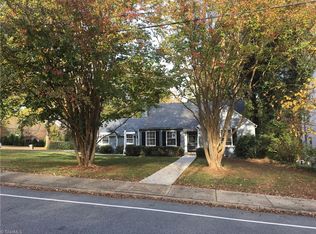 1947 Robinhood Rd, Winston Salem, NC 27104