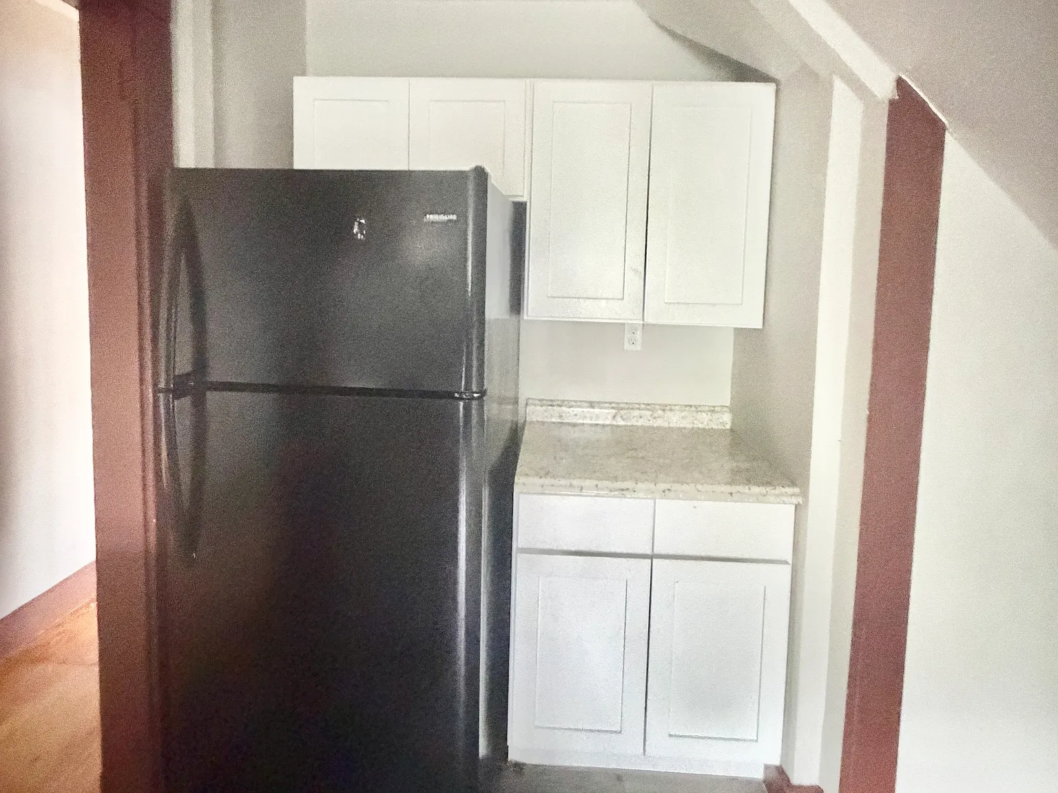 3 bed, 800 sqft, $1,650 — Photo 2