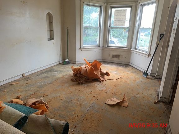 2nd image of 367 E 116th St