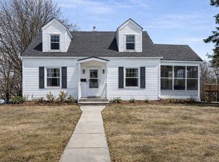 105 Cherokee Dr, Dubuque, IA 52003