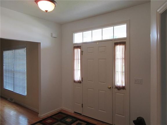 4th image of 8 Harrington Way