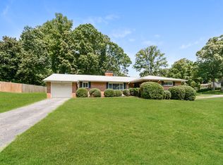 1310 Saxon Ln, Winston Salem, NC 27104