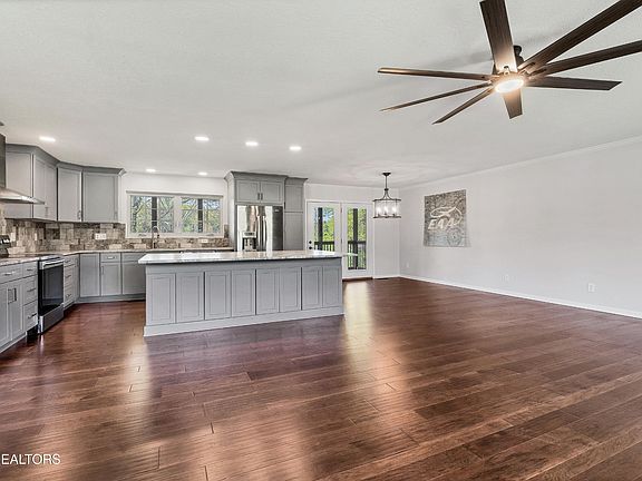 3rd image of 1029 Perch Dr