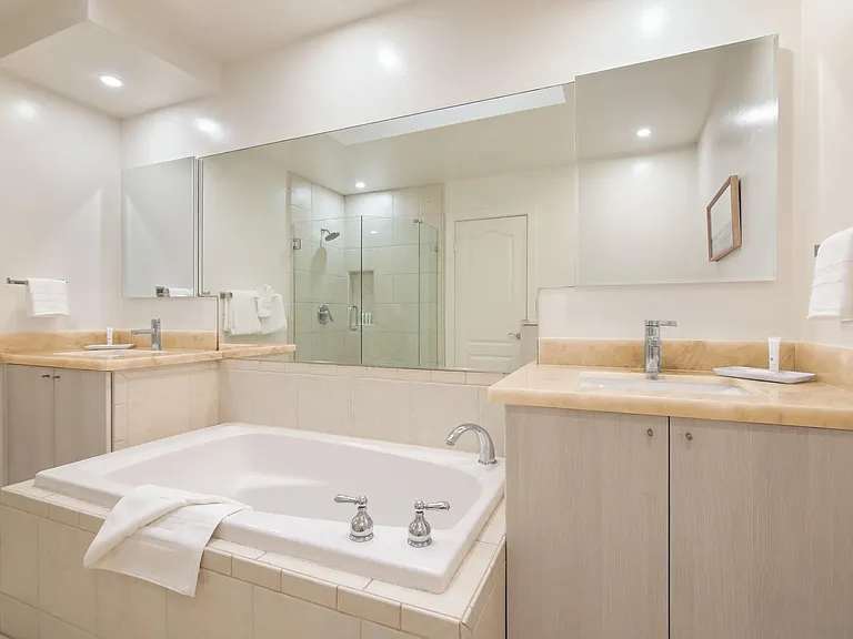 2452 Azure Coast Dr — Photo 25