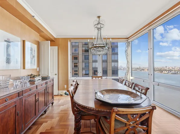 220 Riverside Boulevard image 14 of 28