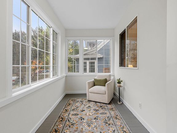 3rd image of 3820 Elliot Ave
