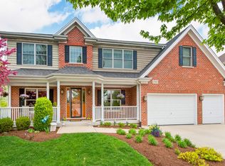 27W452 Waterford Dr, Winfield, IL 60190