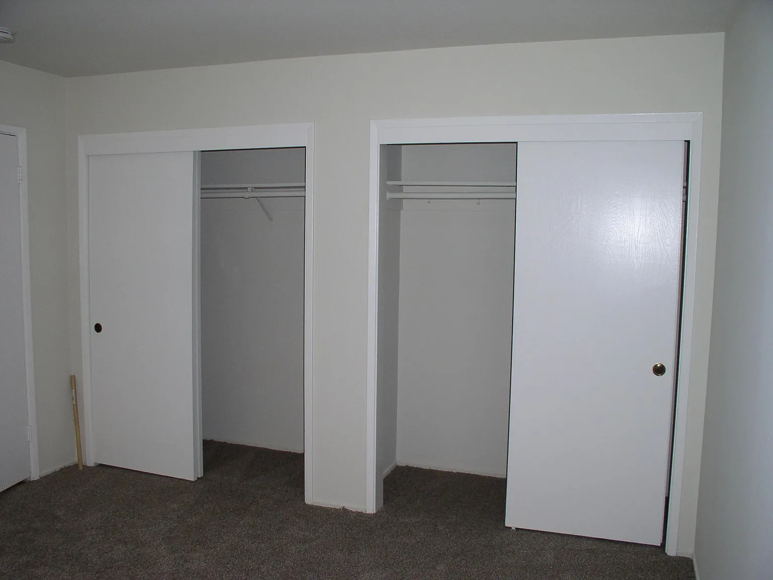 3 bed, 875 sqft, $3,253 — Photo 3
