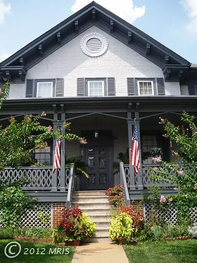 207 Morton St photo 1